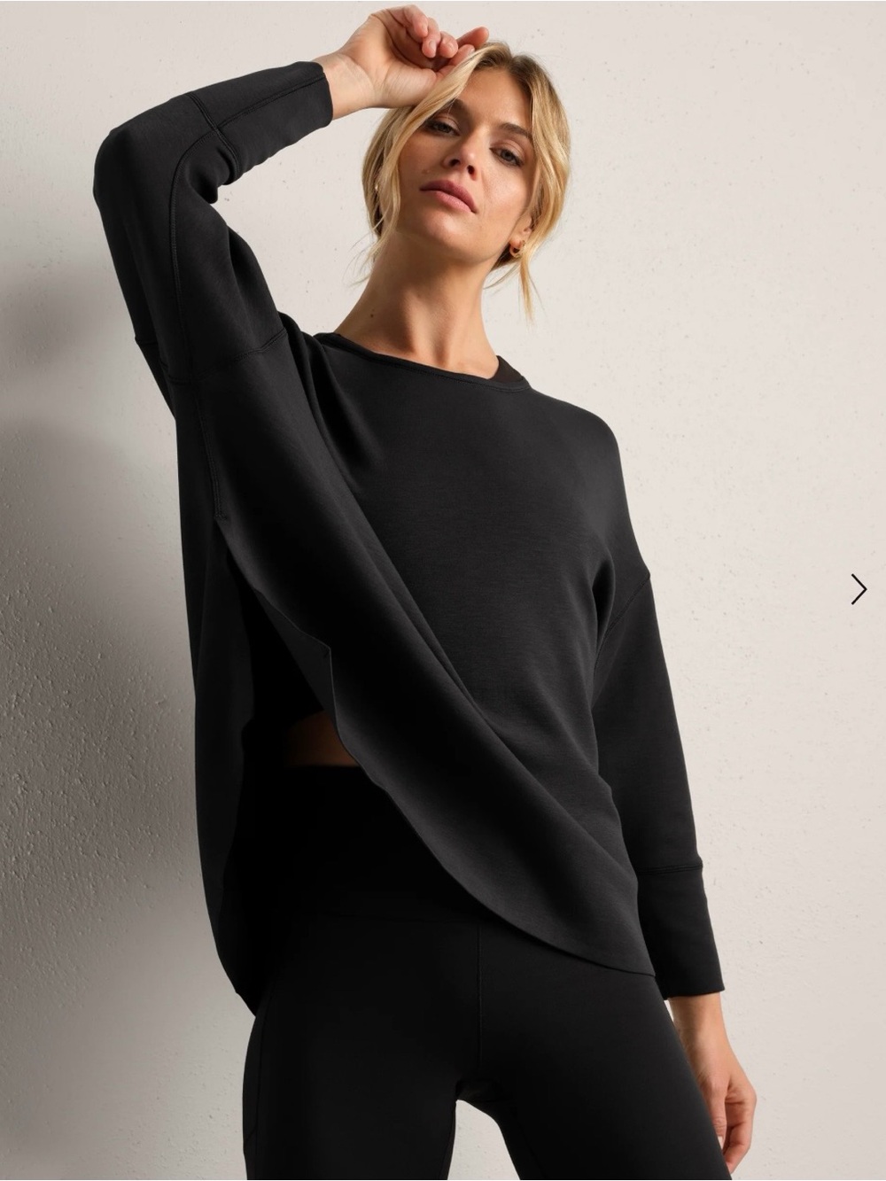 RHONE Women's Black dream glow Relaxed Crewneck Sweatshirt